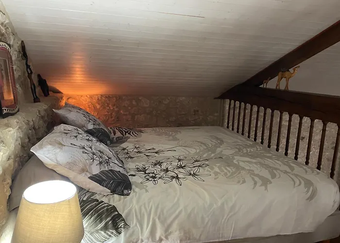La maison pierre appart table hôte pour 4 personnes plus 1 bébé
