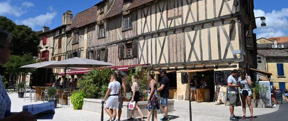 gîte en pierre le paradis sur notre propriété proche issigeac et de bergerac Hébergement de vacances Saint-Aubin-de-Lanquais