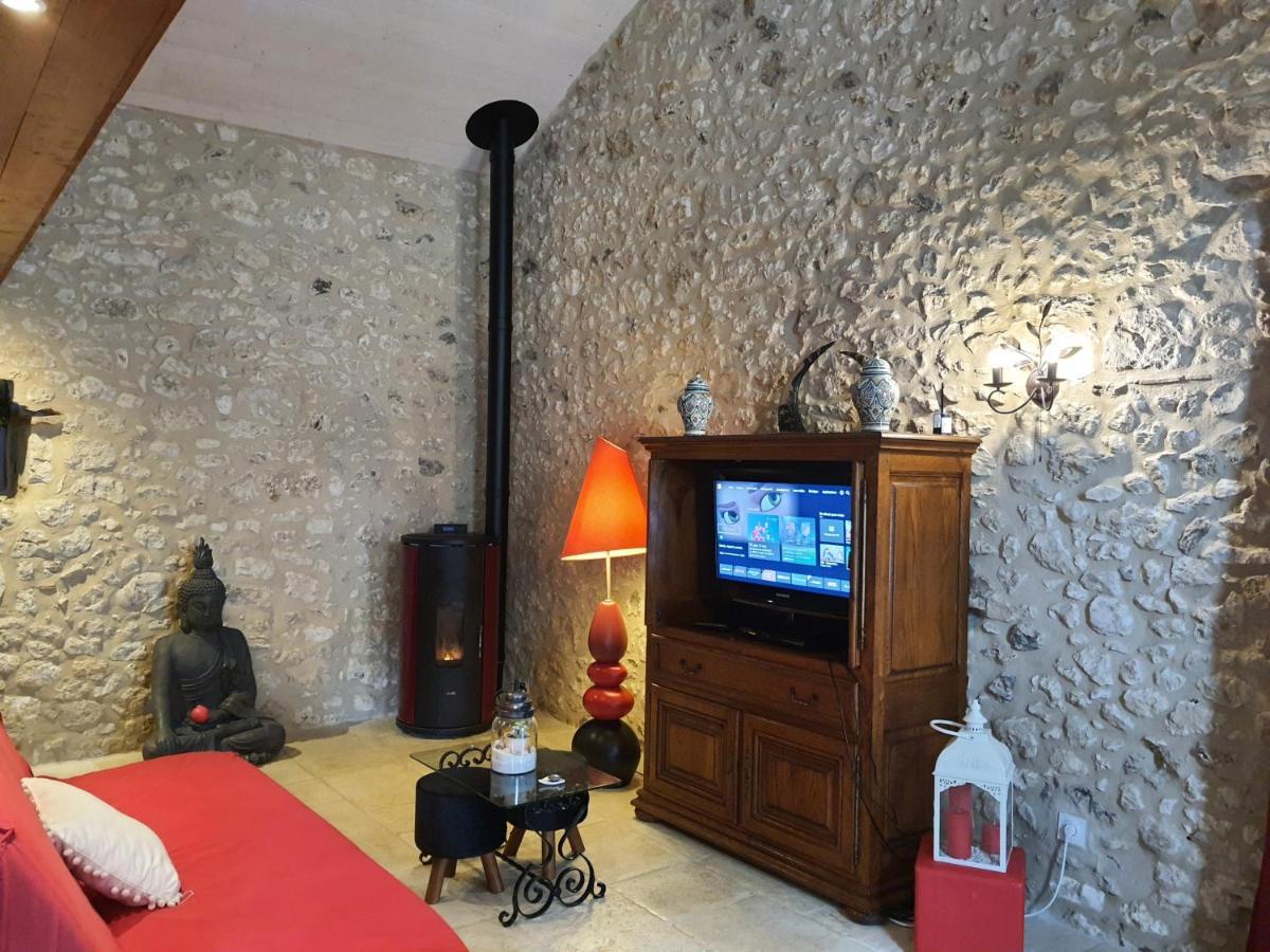 Holiday home En Pierre Le Paradis Parc Cloture Jacuzzi 5 Places Piscine Au Perigord Pourpre 9km De Bergerac