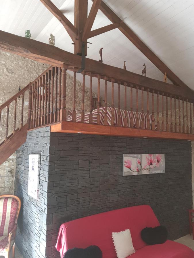 Hébergement de vacances gîte en pierre le paradis sur notre propriété proche issigeac et de bergerac *