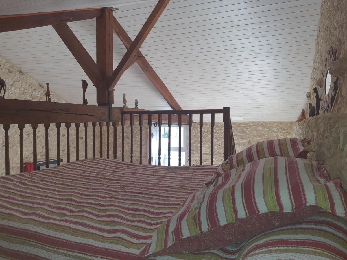 Hébergement de vacances gîte en pierre le paradis sur notre propriété proche issigeac et de bergerac
