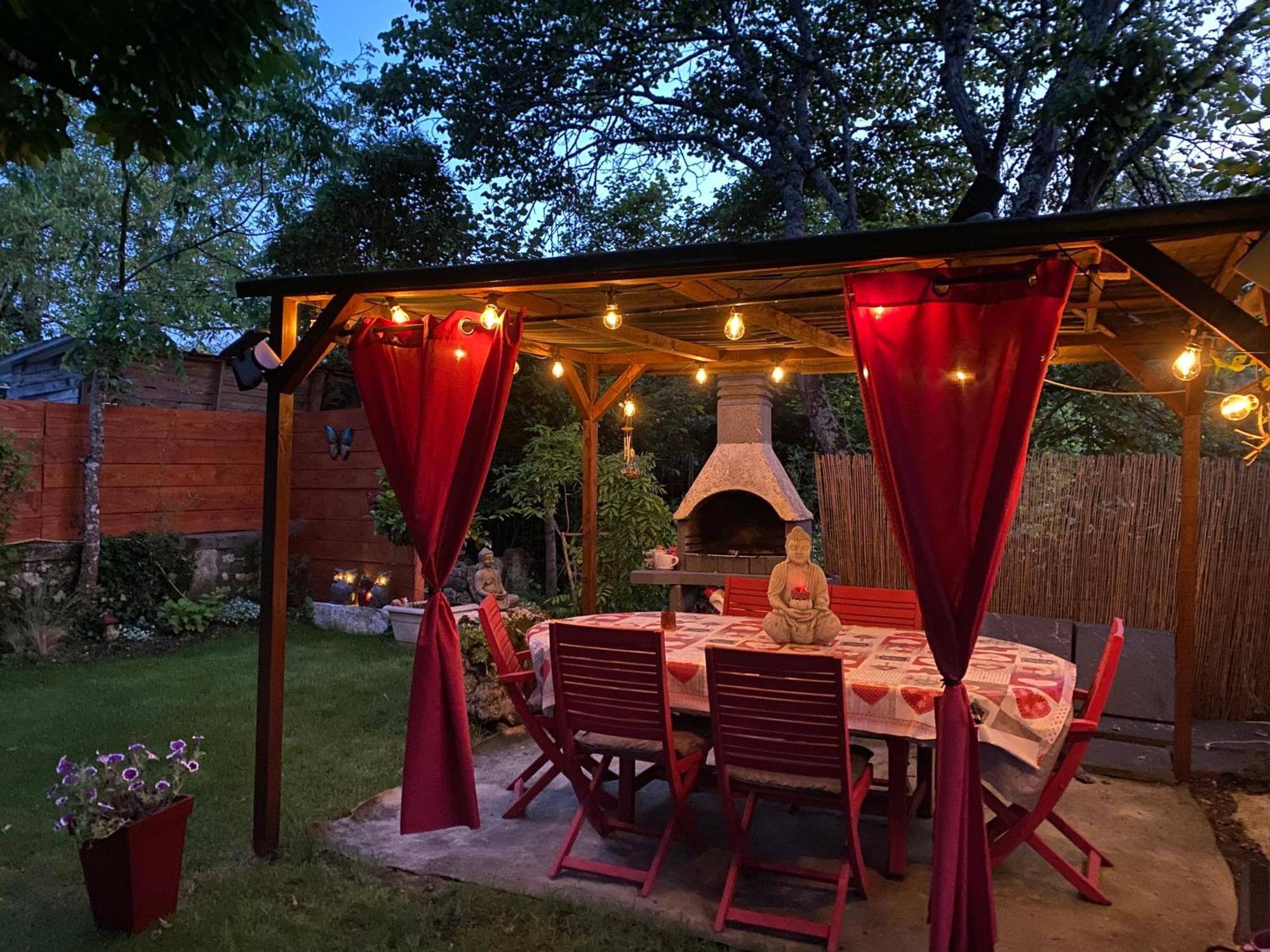 gîte en pierre le paradis sur notre propriété proche issigeac et de bergerac Hébergement de vacances Saint-Aubin-de-Lanquais