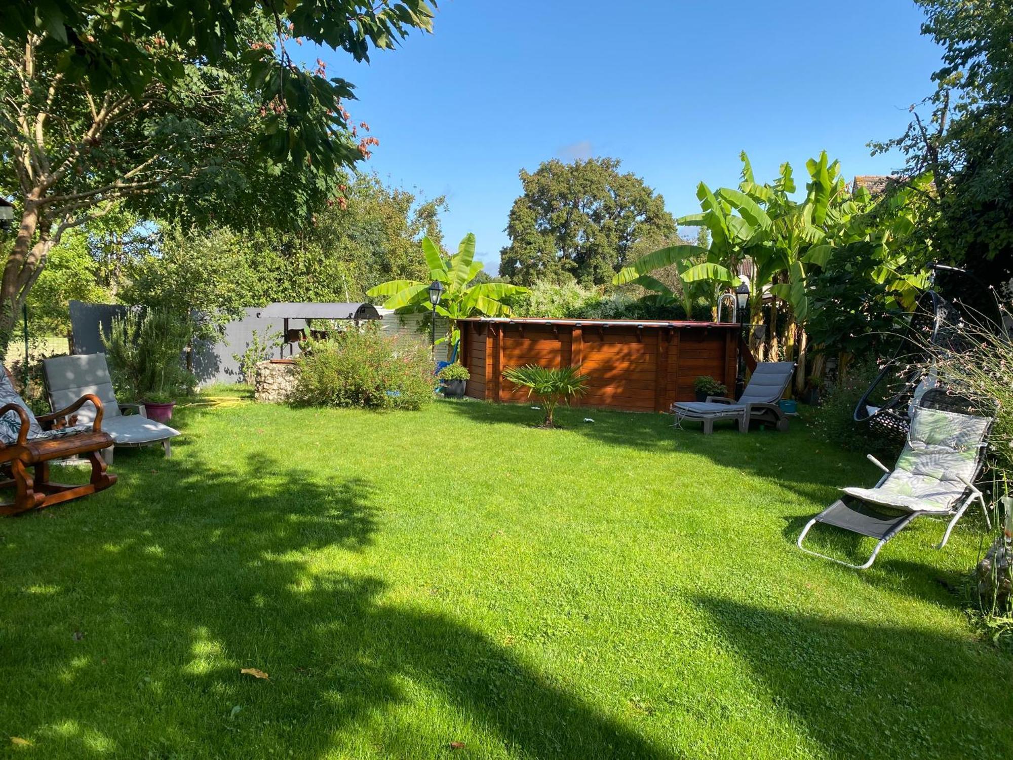 Hébergement de vacances gîte en pierre le paradis sur notre propriété proche issigeac et de bergerac Saint-Aubin-de-Lanquais